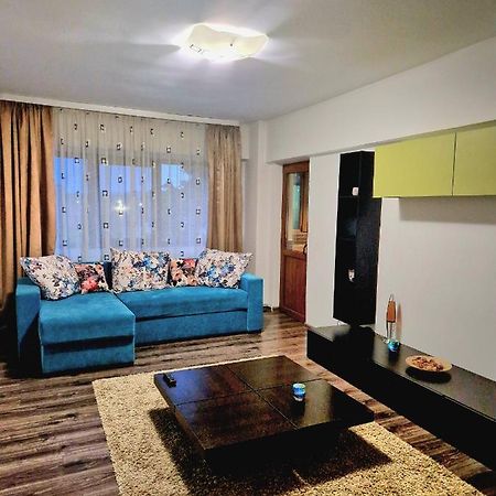 Cozy Appartment In The Center Targoviste Ngoại thất bức ảnh