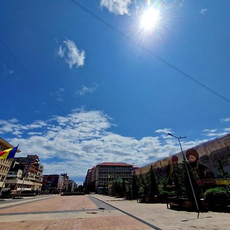 Cozy Appartment In The Center Targoviste Ngoại thất bức ảnh