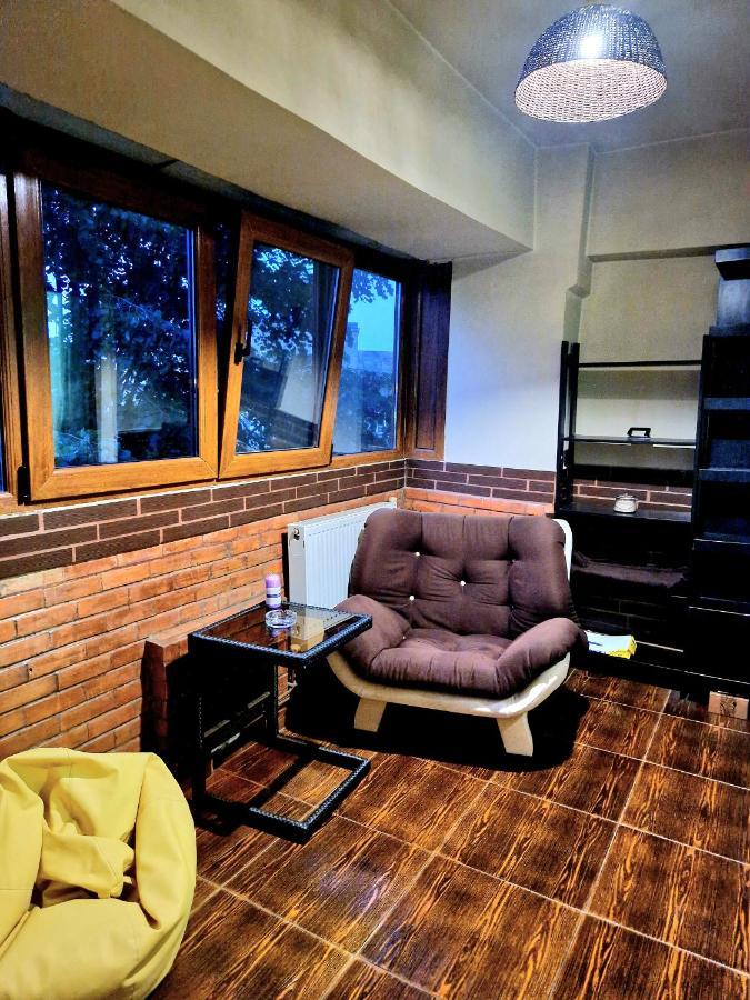 Cozy Appartment In The Center Targoviste Ngoại thất bức ảnh