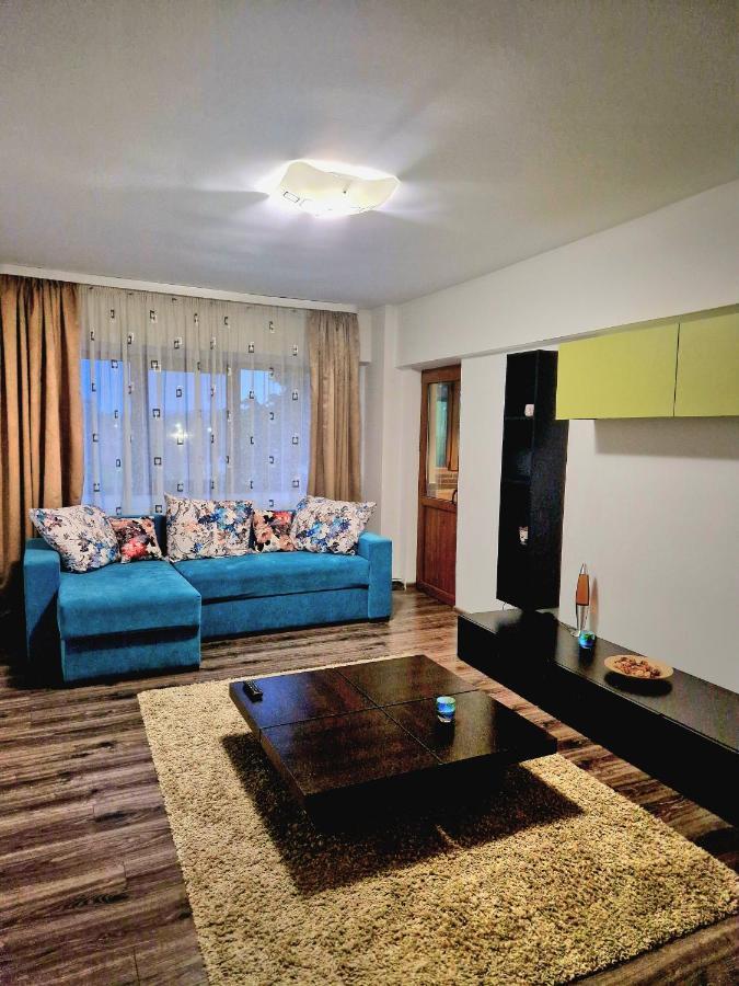 Cozy Appartment In The Center Targoviste Ngoại thất bức ảnh