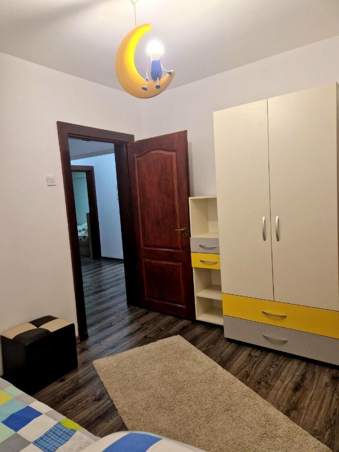 Cozy Appartment In The Center Targoviste Ngoại thất bức ảnh