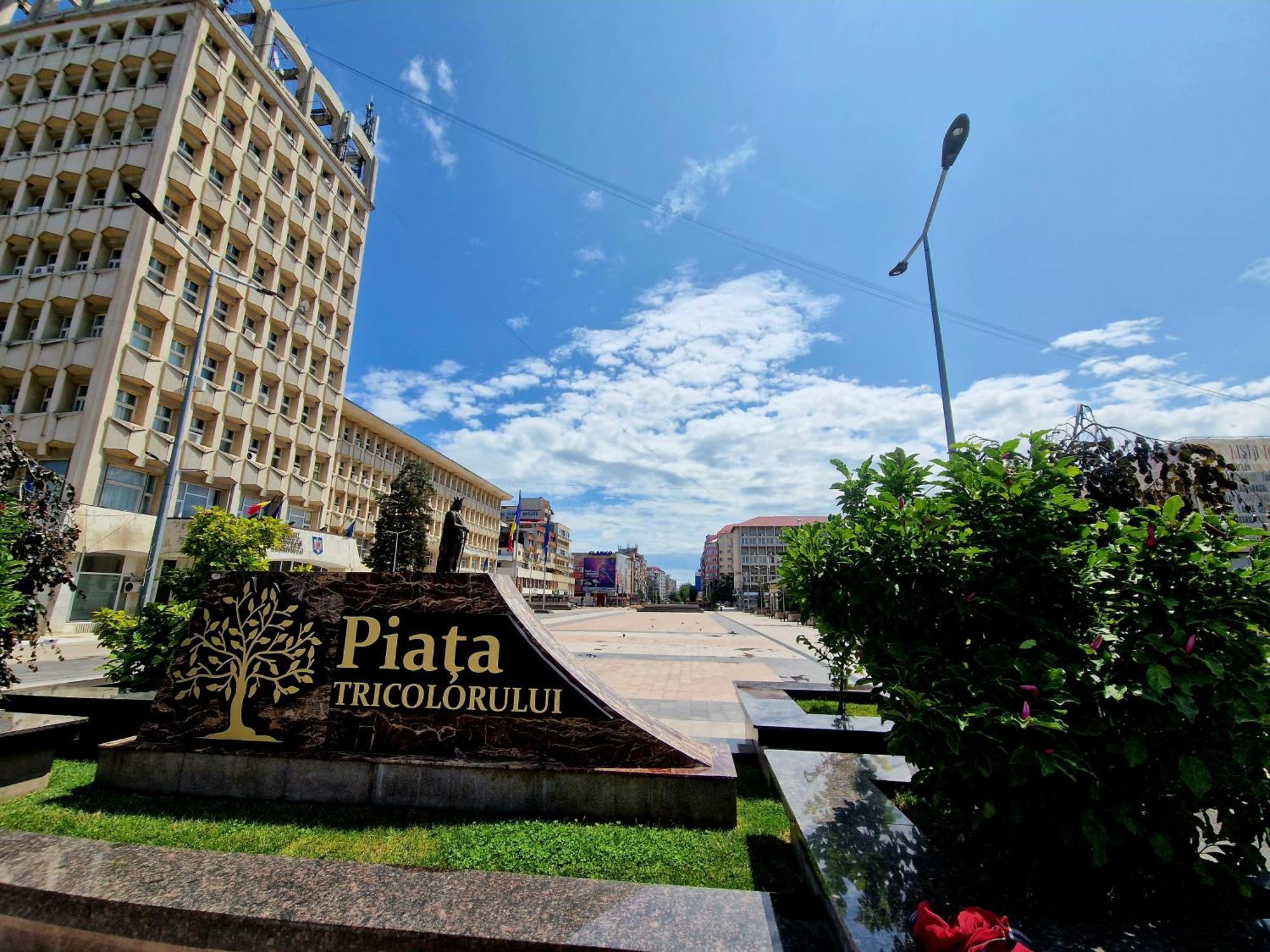 Cozy Appartment In The Center Targoviste Ngoại thất bức ảnh